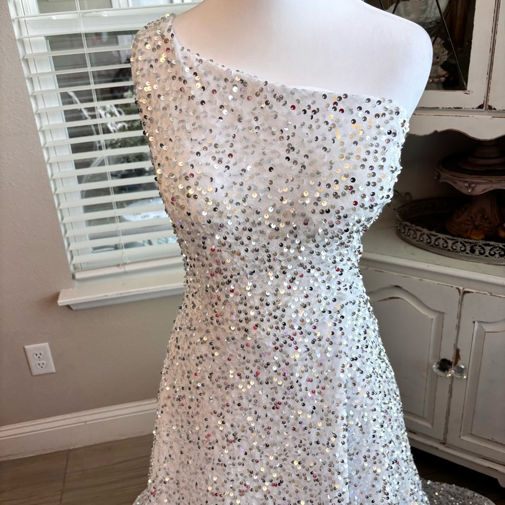 NEW White Dress, White Sequins Dress, One Shoulder, Prom Dress, NWOT, Size XL/16 - Picture 5 of 12